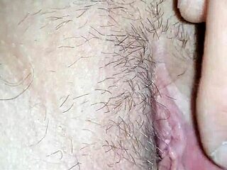 hey, look at that pussy open wide