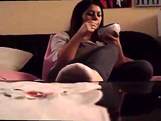 Mature Wife Sexy Feet Fetish - Wife Feet Licking And Masturbation