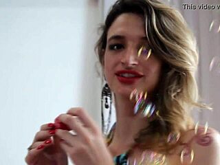 nanda molinari deusa flaunts her sexy shemale body 😍