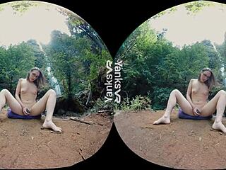 Yanks hottie Sierra reaches big orgasm outdoors with toys 😍