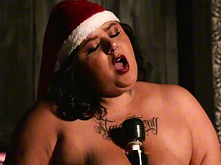 mama noel bbw cumming with her toy on video call 😈