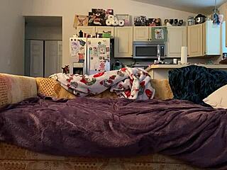 BBW first-timer experiences casting couch with Mase619.