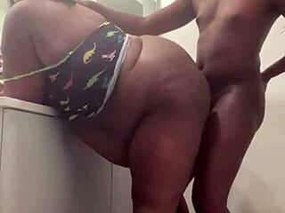 just a quick bang in the bathroom with my curvy babe