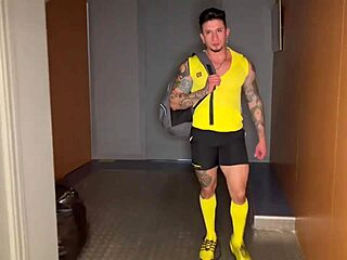 Favio Vador Bareback Slams Freddy Salvador's Smooth Tattooed Ass