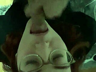 Mi perrita obediente ama chuparmela en deepthroat cumshot