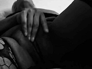 Watch Angelg Play With Her Pussy