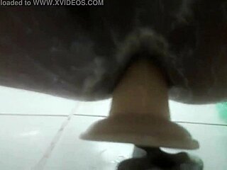 i'm jerking off with my dildo in the shower