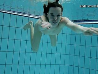 gazel podvodkova lookin so fine naked underwater