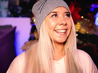 College girl with big butt strips online for quick cash