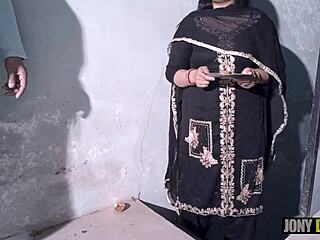 punjabi stepmom setting diwali lights, got bent over n screwed right there