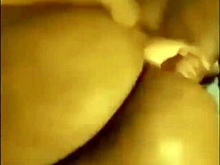 ma salope de secrétaire aime la baise par derrière