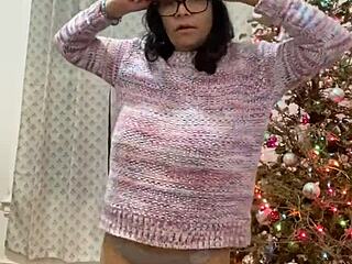 Anna Maria Mature Latina Christmas Special