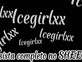 आइसगर्लएक्स शियर ब्रा में गैंड हिलाती