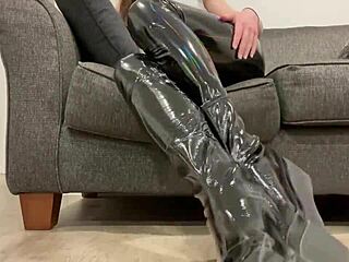 I rub my ass in shiny latex boots
