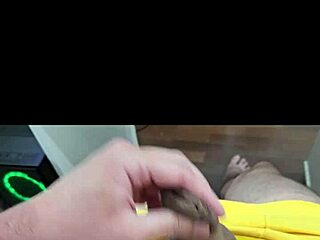 meu super filme da cueca amarela com jovens bissexuais