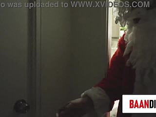 Entro a la habitación de mi vecina para follarla por ser muy puta sus bragas huelen a sexo?