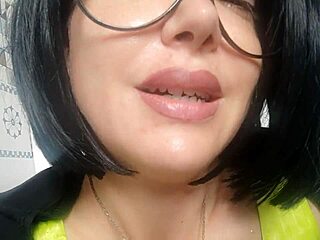 chantal channel your sexy giantess stepmom 😈