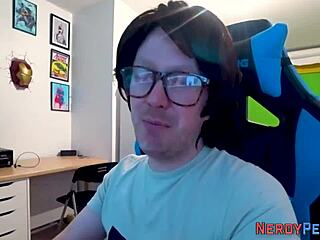 Hey, watch this real amateur get a messy facial!