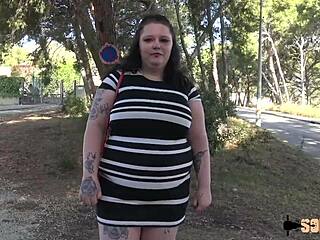 Does Jade try double anal for the first time?