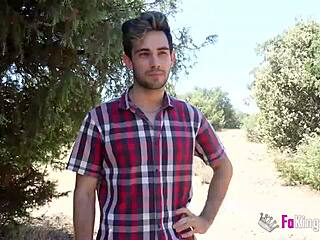 Sofia Santana enjoys sexy naked picnic 😍