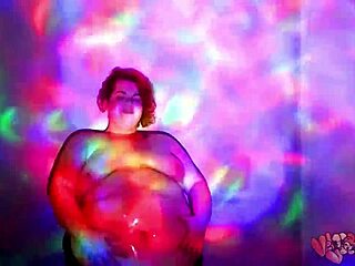 Bbw goddess strips and dances oiled