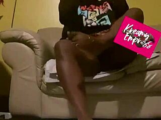 Hot Ebony Milf Savors Honey on Feet