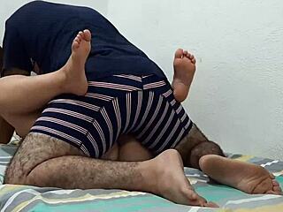 Sexo en la habitación de mis padres con pareja latina amateur 😘