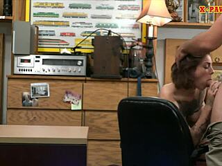Tattooed Woman Gets Screwed by Pawn Man