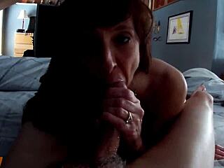 Mature Brunette Amateur Swallows Big Cock's Cum in Mouthful.