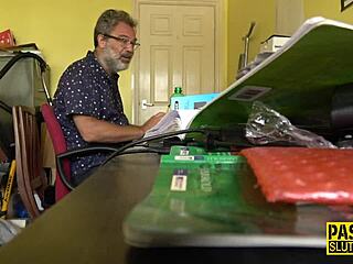 milf, wanna get throated deep by pascal right now?