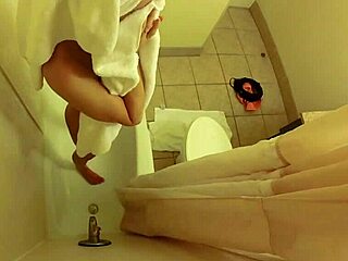 brett rossi showers 😍