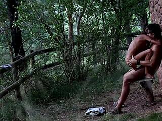 I’m obsessed with how she rides in this Magia Rosa compilation!