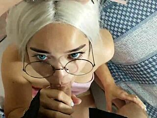 White wolf ofc boquete inesperado acabou com gozada na boca da white moon.