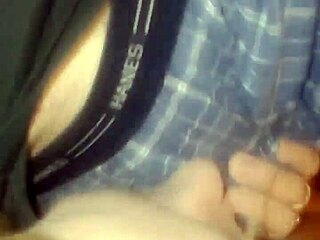 hey, wanna see this amateur couple getting intimate?