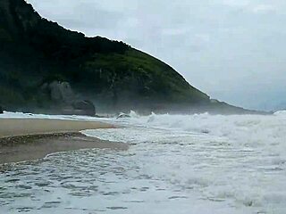 Fui da um rolê na praia e achei uma piroca gostosa para foder e acabei bebendo leitinho veja mais em xv red