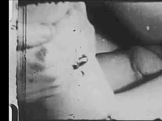 डार्क लैंटर्न एंटरटेनमेंट दो सदियों का डर्टी लंदन उजागर करता