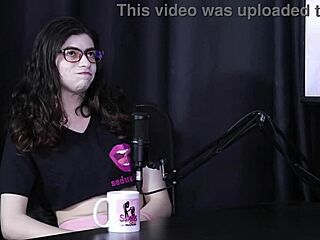 yumi trap hides her cock in photos, a guy likes it, and despite being shy online, she does what she wants