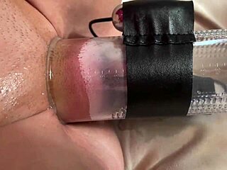 Hot Elise wrecked by her sexy mistress! 😱