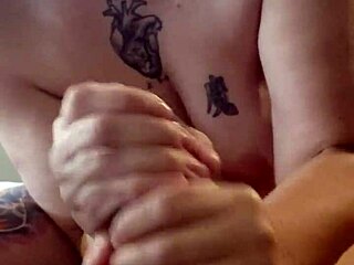 milf sucking that monster bbc 😍