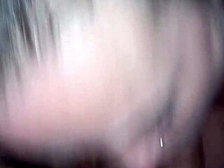 Deepthroat queen in action in a San Antonio motel room