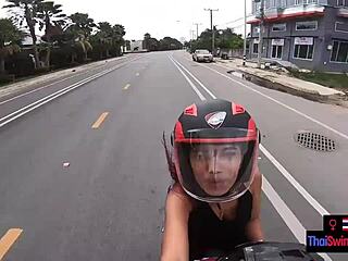 Amateur Asian Teen 18+ Enjoys Big Cock Boyfriend