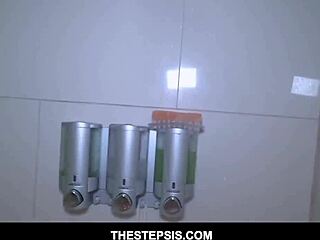 Stepsisters Valentina Jewels, Arietta Adams in taboo threesome with stepbrother