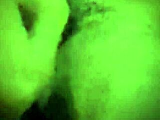 olha o rabo dessa gata com grande bunda