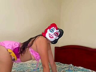 a solas se toca y desea ser penetrada muy duro por ese coño y ese culo madrastra provoca con un video porno sexo real casero amateurs