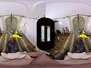 In this BATGIRL cosplay, the BAT SLUT wants to FUCK you SILLY while wearing VR GOGGLES, POV blowjob action