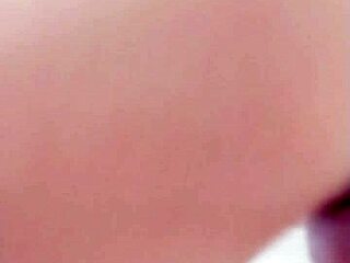 Teen wife shows her ass in a motel bathtub