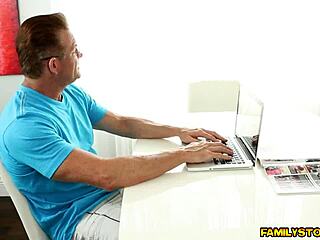 britanny shae getting fucked hard doggystyle by step dad, bubble butt bouncing! 😍