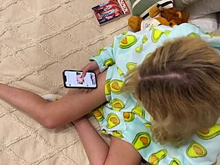 Ms Avocado and Mr Shorts share a cute story with young blonde babe