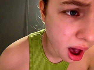 wanna see extreme squirting and hot anal with bbc?