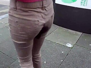 can you believe this girl pissing in jeans while everyone stares in public?